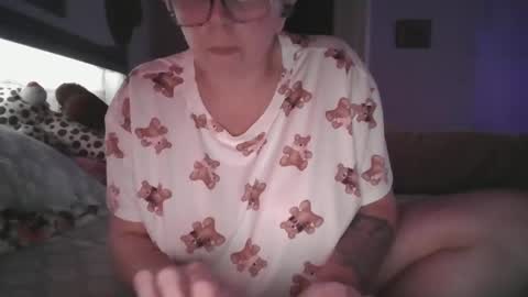 laurenstlaurent18 online show from October 8, 2025, 1:14 am