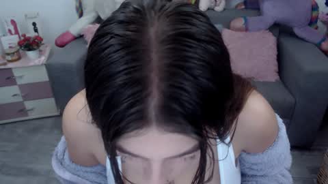Snapshot of laurensweety_ chatting on December 18, 2024, 4:53 am Laura online show from December 18, 2024, 4:53 am