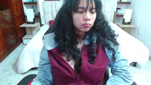 Snapshot of laurent1_ chatting on December 24, 2024, 9:28 am laurent online show from December 24, 2024, 9:28 am