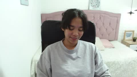 Snapshot of laurent1_ chatting on January 19, 2025, 2:25 am laurent online show from January 19, 2025, 2:25 am