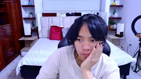 laurent online show from September 13, 2025, 3:06 am