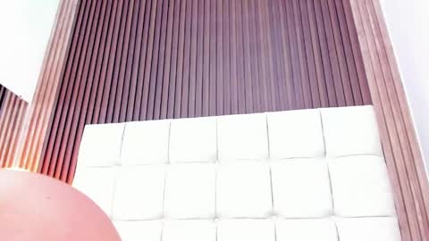 Laurent  online show from March 19, 2026, 11:14 am