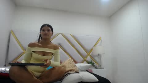 Snapshot of laurent_morris chatting on April 15, 2026, 4:14 pm L A U R E N T M O R R I S online show from April 15, 2026, 4:14 pm