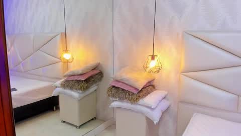 Laurent online show from December 14, 2025, 9:58 am