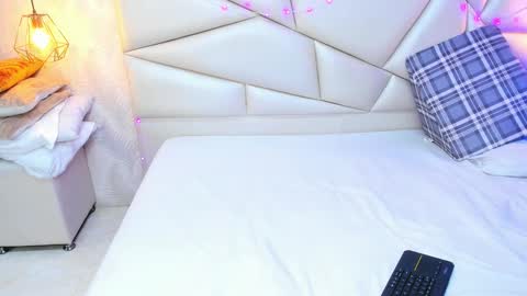 Laurent online show from February 3, 2026, 11:59 am