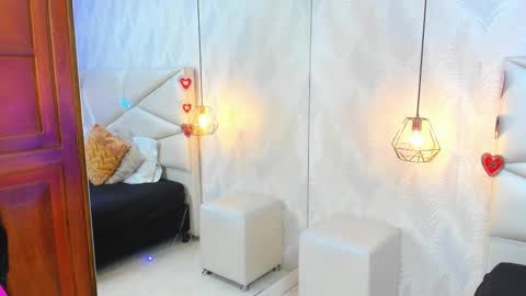 Laurent online show from February 11, 2026, 11:59 am