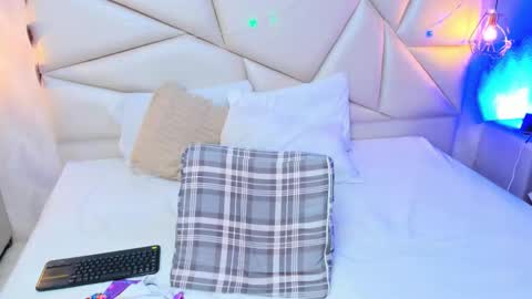 Laurent online show from February 12, 2026, 11:38 am