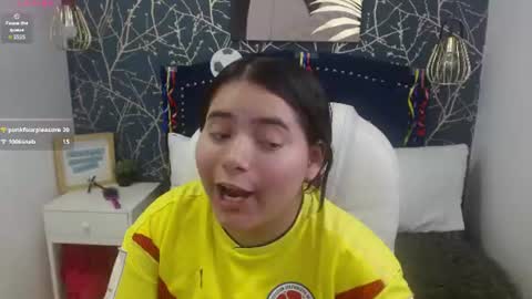 Snapshot of laurha_ chatting on June 17, 2026, 8:32 pm laura online show from June 17, 2026, 8:32 pm