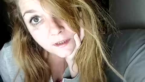 lauriehotxxx online show from February 5, 2025, 6:37 pm