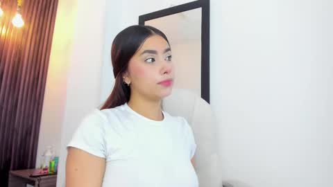 Snapshot of laurin_clauz chatting on September 11, 2025, 3:45 pm Lau online show from September 11, 2025, 3:45 pm