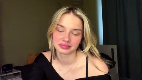 Bella online show from April 27, 2026, 11:41 am