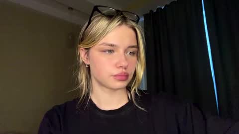 Bella online show from May 15, 2026, 3:08 pm