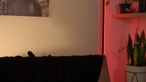 laurita_4 online show from May 6, 2026, 1:16 pm