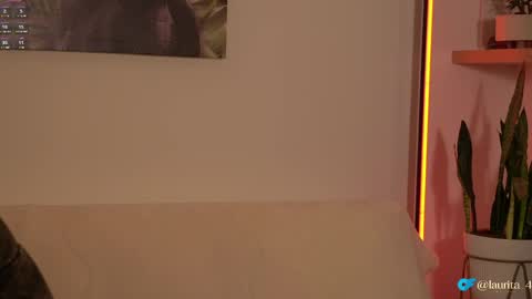 laurita_4 online show from June 2, 2026, 1:24 pm