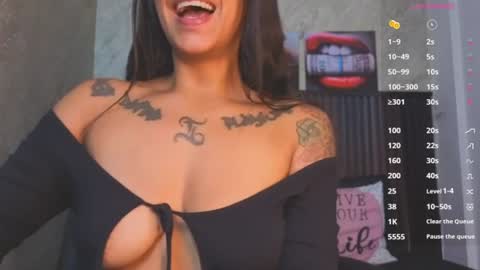 Snapshot of lauryn__brown chatting on June 23, 2026, 12:25 pm Lauryn online show from June 23, 2026, 12:25 pm