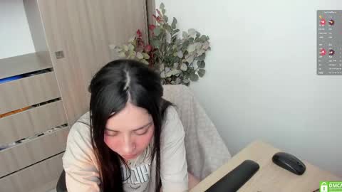 Lauryn online show from May 4, 2026, 6:59 pm