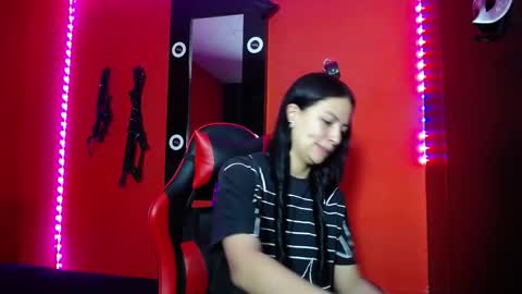 laurynbennett_ online show from September 18, 2025, 6:54 pm