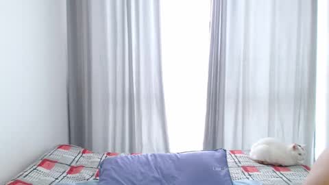 Laura online show from November 23, 2025, 5:13 pm