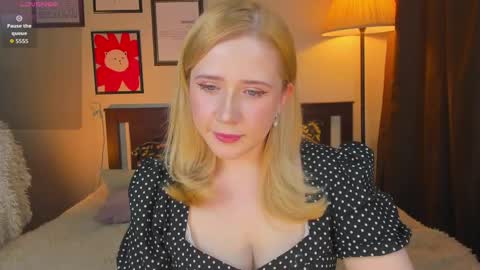Snapshot of lavender_tender chatting on April 29, 2026, 5:30 pm Lav online show from April 29, 2026, 5:30 pm