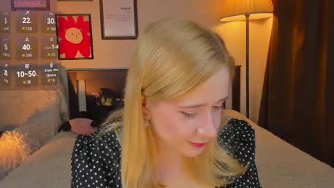 Snapshot of lavender_tender chatting on May 7, 2026, 6:52 am Lav online show from May 7, 2026, 6:52 am