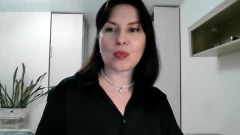 Diana  online show from September 9, 2025, 5:45 pm