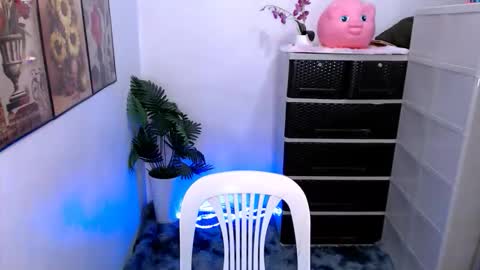 lavenia487426 online show from March 16, 2026, 12:42 pm