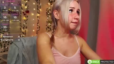 Mia online show from November 24, 2025, 3:28 am