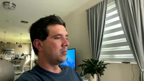 Snapshot of law_cambio chatting on December 5, 2024, 6:55 pm law_cambio online show from December 5, 2024, 6:55 pm