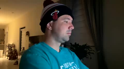 Snapshot of law_cambio chatting on December 27, 2024, 9:50 am law_cambio online show from December 27, 2024, 9:50 am