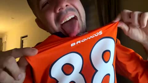 Snapshot of law_cambio chatting on January 12, 2025, 10:56 am law_cambio online show from January 12, 2025, 10:56 am