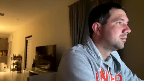 Snapshot of law_cambio chatting on February 8, 2025, 11:01 am law_cambio online show from February 8, 2025, 11:01 am