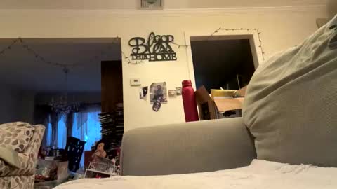 lawrencegreg106 online show from November 18, 2025, 9:30 pm