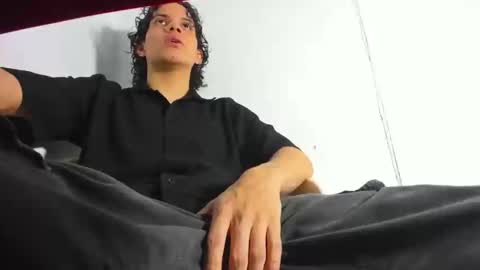 ZAmbrano online show from September 11, 2025, 11:05 pm