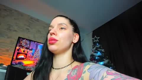 LayaMoon online show from December 22, 2024, 2:38 pm