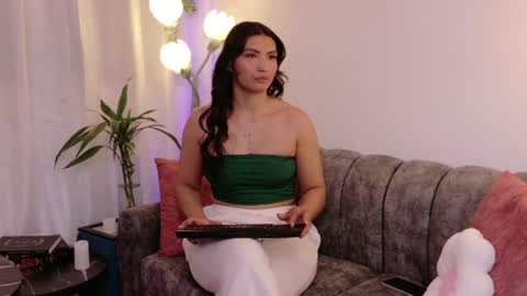 laya online show from August 3, 2026, 4:11 am