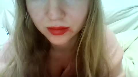 layannalea online show from January 10, 2025, 3:29 am