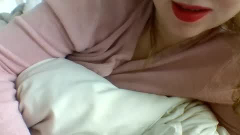 layannalea online show from January 10, 2025, 11:29 pm