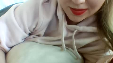 layannalea online show from January 15, 2025, 10:35 pm