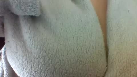 Snapshot of layannalea chatting on April 27, 2026, 5:22 pm layannalea online show from April 27, 2026, 5:22 pm