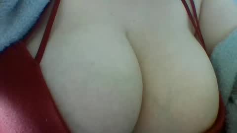 Snapshot of layannalea chatting on May 6, 2026, 10:15 pm layannalea online show from May 6, 2026, 10:15 pm