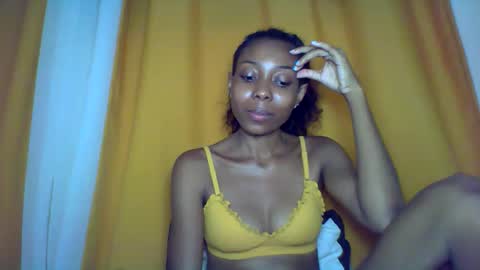 layannek online show from December 3, 2025, 7:12 pm