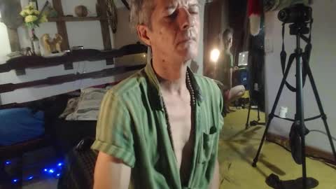 Snapshot of laye19 chatting on September 20, 2025, 2:34 am Laye19 online show from September 20, 2025, 2:34 am