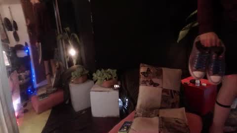 Snapshot of laye19 chatting on October 1, 2025, 2:17 am Laye19 online show from October 1, 2025, 2:17 am