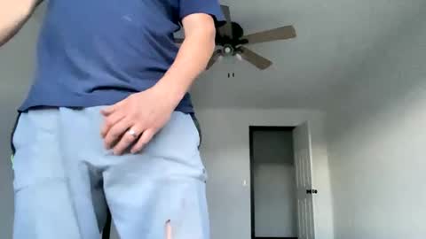 Snapshot of layinlow42 chatting on January 28, 2025, 10:12 pm layinlow42 online show from January 28, 2025, 10:12 pm