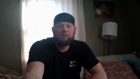 Snapshot of layinlow42 chatting on February 1, 2025, 7:44 pm layinlow42 online show from February 1, 2025, 7:44 pm