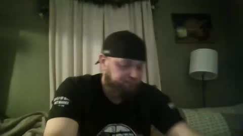 Snapshot of layinlow42 chatting on February 20, 2025, 4:28 am layinlow42 online show from February 20, 2025, 4:28 am