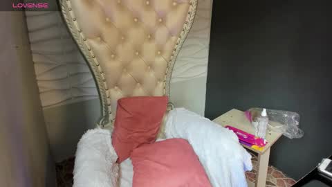 Layla online show from March 5, 2026, 7:10 pm