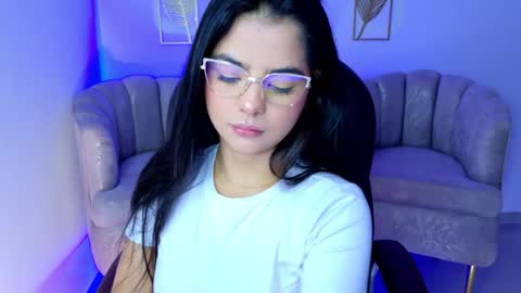 Layla Breezee online show from May 3, 2026, 11:16 am