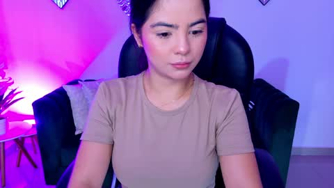 Layla Breezee online show from May 6, 2026, 11:59 am