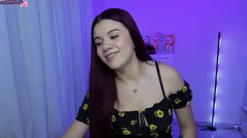 Layla online show from June 25, 2026, 2:22 am